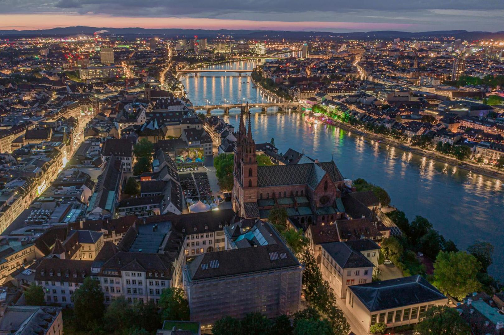 Special Primero Picasso Apartment Basel, Bahnhof Grossbasel 10-Star Luaran gambar